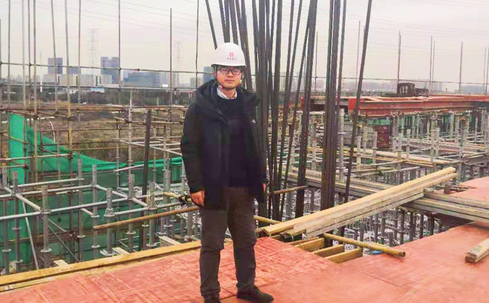 宏信建发建设者